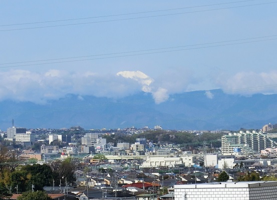 2017-0412-雲のたなびく富士.jpg